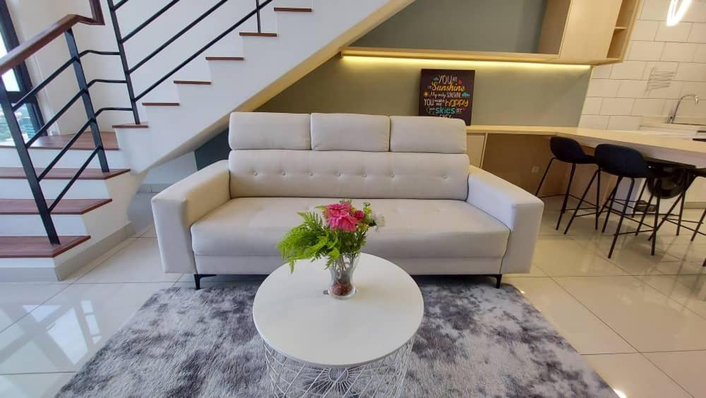 Arte Mont Kiara Host By Host Corner Suites 쿠알라룸푸르 외부 사진