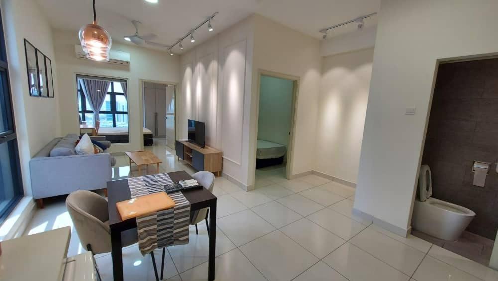 Arte Mont Kiara Host By Host Corner Suites 쿠알라룸푸르 외부 사진
