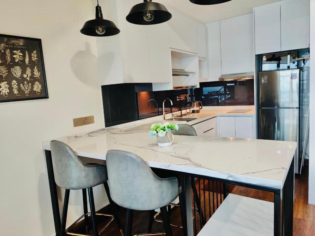 Arte Mont Kiara Host By Host Corner Suites 쿠알라룸푸르 객실 사진